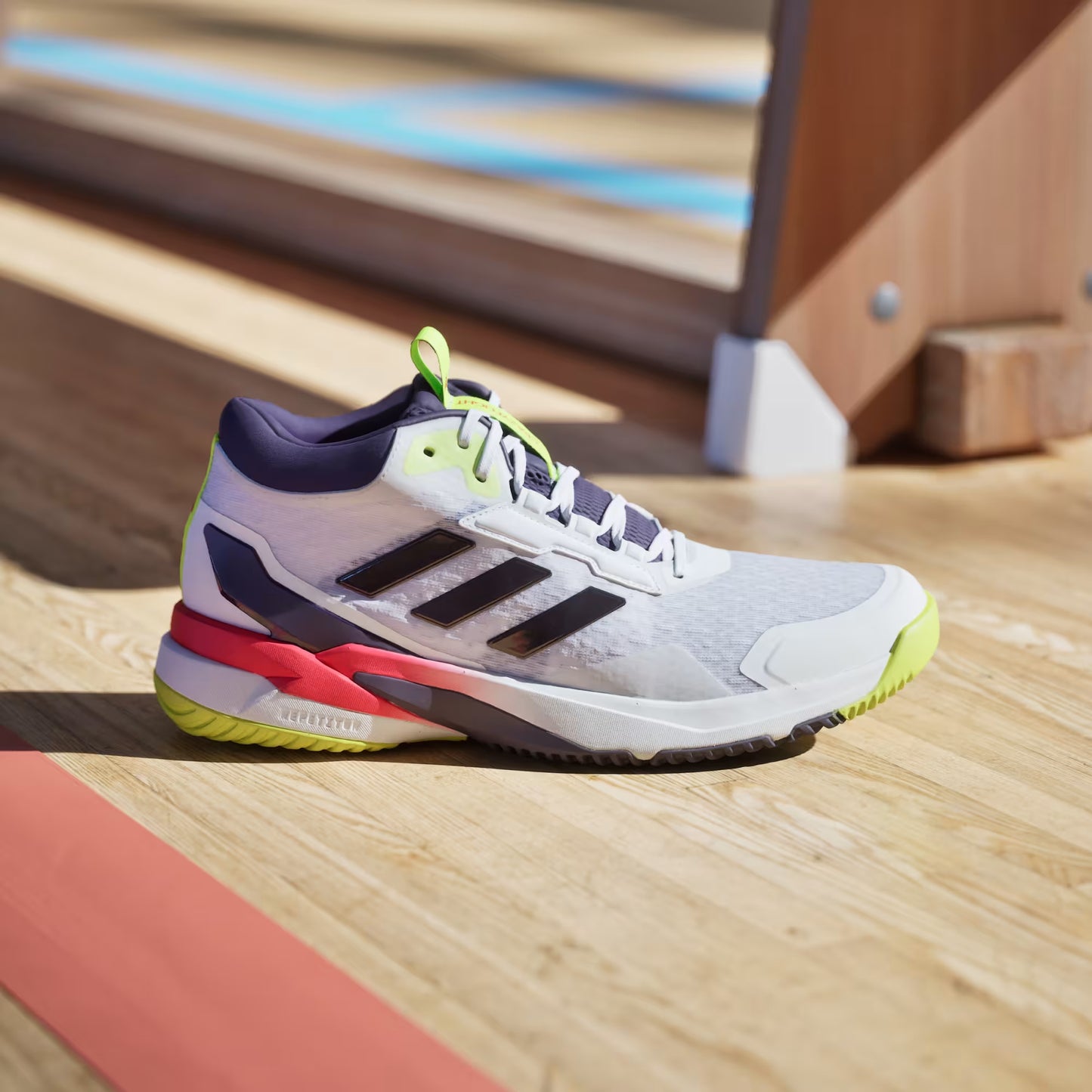 HP7037 Crazyflight 6 Mid Indoor Shoes